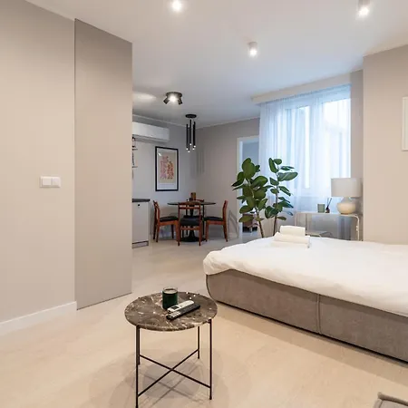 Chopina Glamour By Bookinghost * Katowice