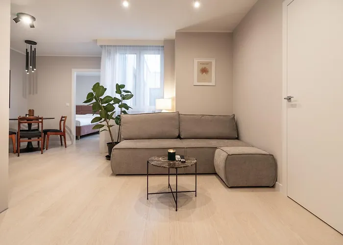 Chopina Glamour By Bookinghost קטוביץ