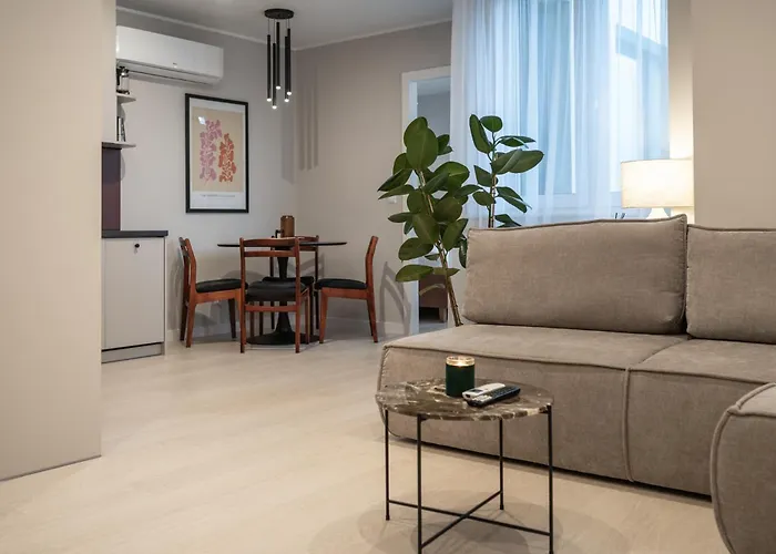 Chopina Glamour By Bookinghost קטוביץ