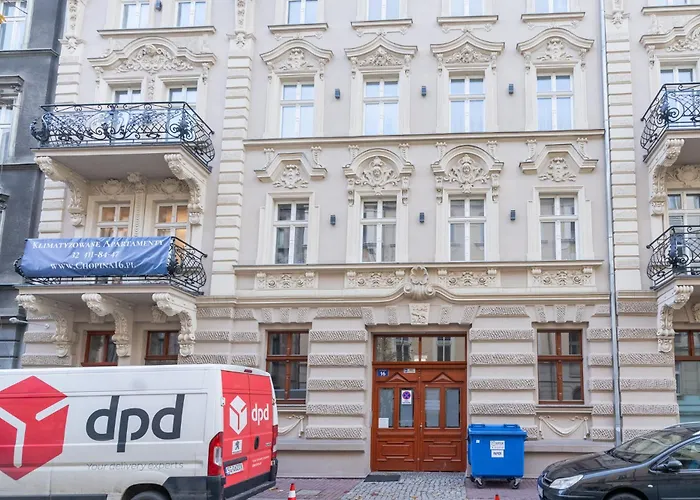 Chopina Glamour By Bookinghost